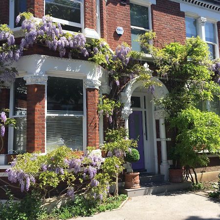 The Lilac Door Londres Extérieur photo